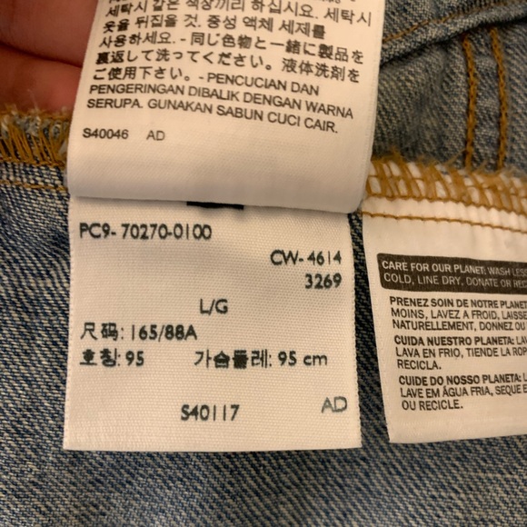 Levi’s light wash denim jacket - Picture 6 of 6